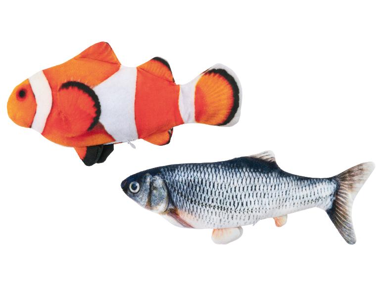 Deux poissons en peluche, un poisson-clown et une carpe.
