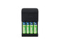 Un chargeur de batterie noir avec quatre batteries TRONIC rechargeables.