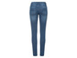 Jeans skinny bleu foncé pour femme.