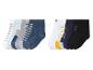 Un lot de 10 paires de chaussettes pour bébés, avec des couleurs et des motifs différents.