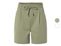 Shorts verts avec élastique et cordon