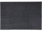 Tapis gris foncé avec un motif géométrique de lignes courbes et droites.