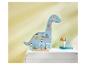 Une étagère en forme de dinosaure bleue avec des figurines de personnages de contes de fées.
