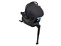 Un siège auto pour bébé noir avec une base extensible.