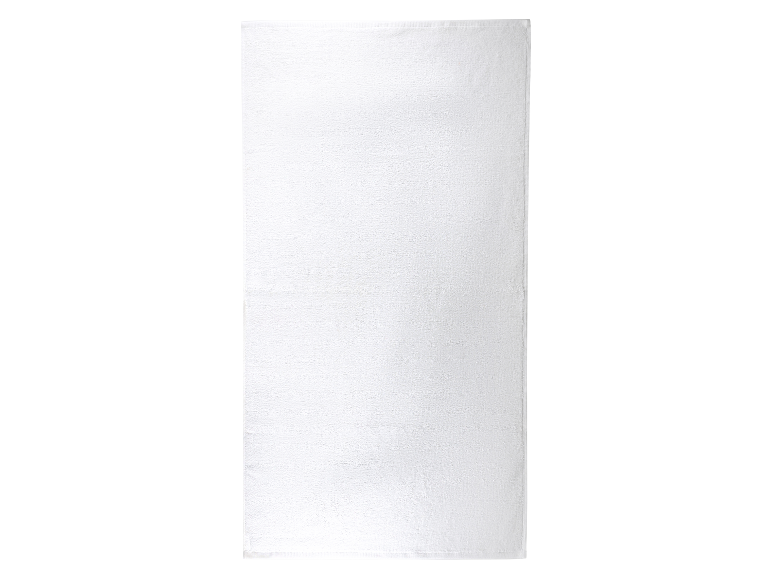 Une serviette de bain blanche.