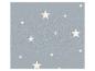 Fond gris-bleu avec des étoiles blanches de différentes tailles, un motif ludique.