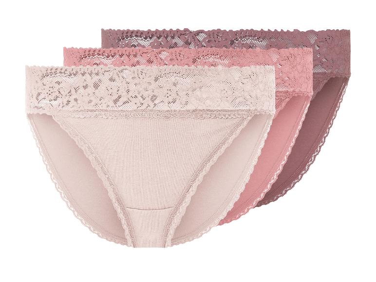 Trois culottes en coton, dentelle rose poudré.