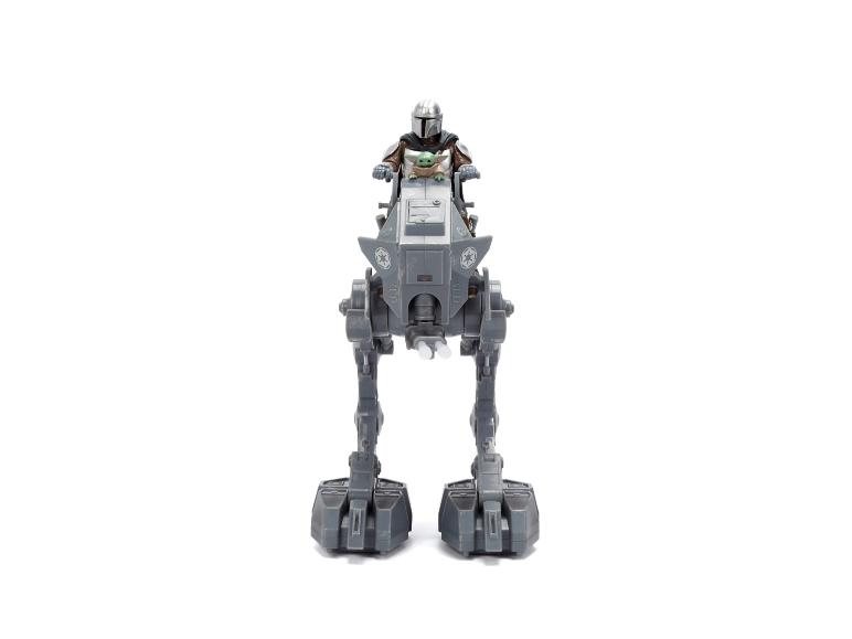 Figurine d'action de personnages de science-fiction sur un marcheur
