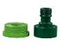 Un raccord de tuyau d'arrosage vert et un adaptateur.