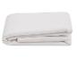 Couverture polaire blanche pliée
