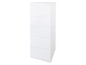 Une commode blanche avec quatre tiroirs.