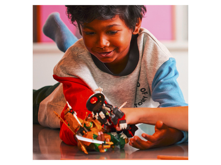 Aller en mode plein écran : LEGO® NINJAGO Le combat des robots de Lloyd – Évolution - Image 2