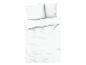 Parure de lit blanche : housse de couette et taies d'oreiller.