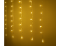 Guirlande lumineuse de Noël jaune vif avec des lumières en forme de stalactites sur un fond doré.
