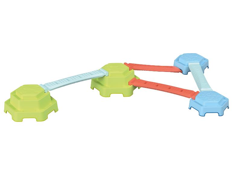 Plates-formes et ponts d'équilibre pour enfants, jeu coloré.