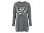 Un t-shirt gris à manches longues avec Mickey Mouse et Minnie Mouse