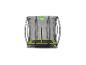 Trampoline rectangulaire avec filet de sécurité et rembourrage de protection vert.