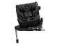 Siège auto noir pour enfant avec base pivotante et système Isofix.