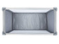 Un parc bébé gris avec un matelas et une moustiquaire.