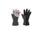 Une paire de gants noirs et roses sur fond blanc.