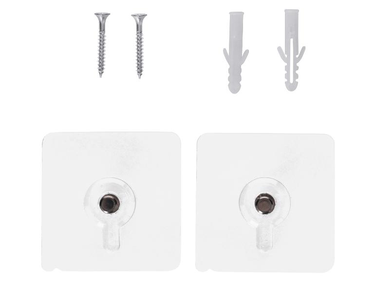 Vis, chevilles et crochets adhésifs pour la fixation.