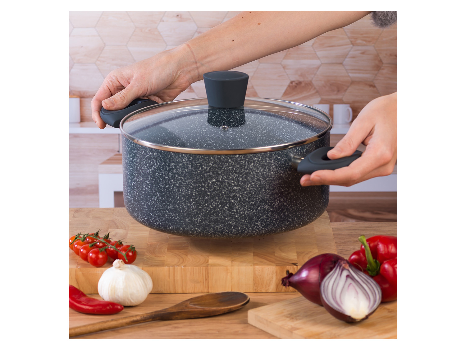 Russell Hobbs Wok, casserole à manche, sauteuse ou casserole, Aluminium Nightfall Collection Blue Marble  (faitout, 24 cm)