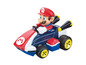 Mario dans une voiture de course rouge avec des roues jaunes et le logo Mario.
