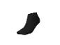 Une chaussette courte noire sur fond blanc.