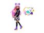Poupée kawaii aux cheveux roses et accessoires.