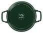Cocotte vert foncé avec poignées, montrant le dessous avec des symboles de cuisson.