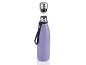 Une bouteille isotherme violette avec une sangle noire.