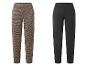 Deux pantalons pour femmes : un marron pied-de-poule, un noir uni.
