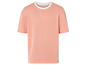 Un t-shirt rayé orange et blanc.