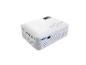 Projecteur blanc avec plusieurs ports et commandes sur le dessus.