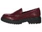 Mocassins bordeaux pour femmes avec semelle épaisse et crantée.