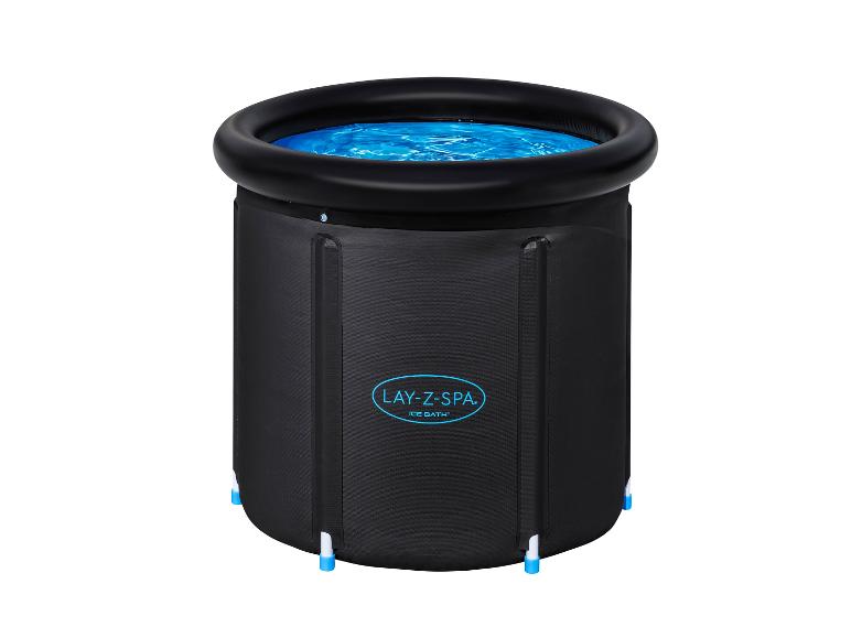 Baignoire portable noire pour bain de glace avec eau bleue