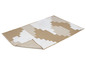 Un tapis beige avec un motif géométrique blanc.