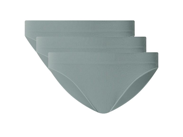 Lot de trois culottes femme en coton côtelé vert clair.