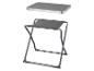 Table et tabouret pliants gris : parfaits pour le camping.
