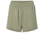 Shorts en tricot verts avec taille élastique.