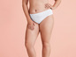 Sous-vêtements blancs taille basse.