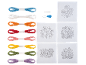 Kit de broderie avec fils colorés, aiguille et motifs floraux imprimés.