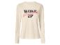 T-shirt beige à manches longues avec le texte 'WOKE gorgeous UP' en noir et rose.