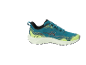 Chaussures de sport sarcelle et vert lime avec des détails pointillés.