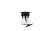 Robot de cuisine intelligent blanc avec une cocotte noire et une spatule