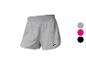 Shorts en molleton gris ; disponibles en gris, rose et noir.
