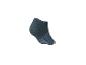 Chaussette courte bleu foncé à rayures bleu clair.