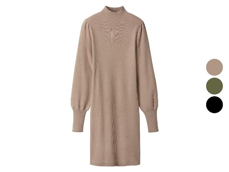 Robe en maille beige à col montant et manches bouffantes, avec options de couleur.