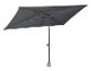 Un parasol gris avec une structure en métal.