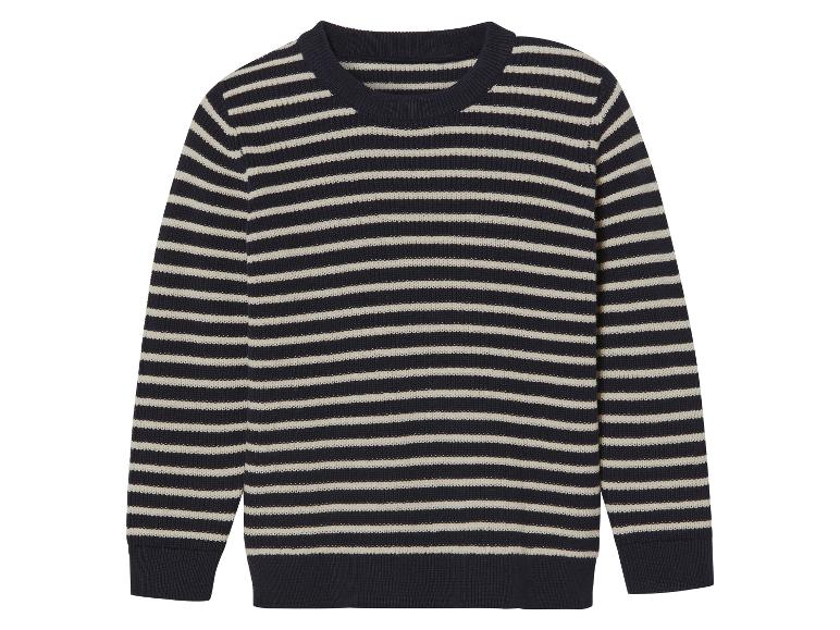 Pull rayé à col rond.